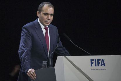 Ali Bin Al Hussein habla en un congreso de la FIFA.