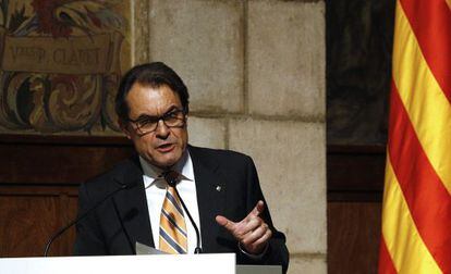 Artur Mas, durante la presentaci&oacute;n del &#039;Libro Blanco de la Transici&oacute;n Nacional de Catalunya&#039;