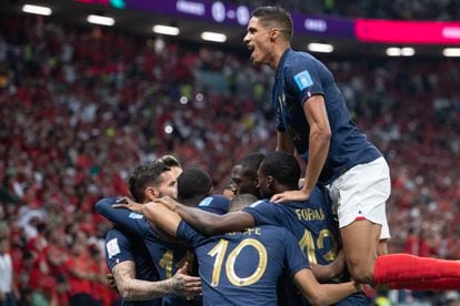 Los jugadores de Francia celebran uno de los goles ante Marruecos en las semifinales del Mundial.