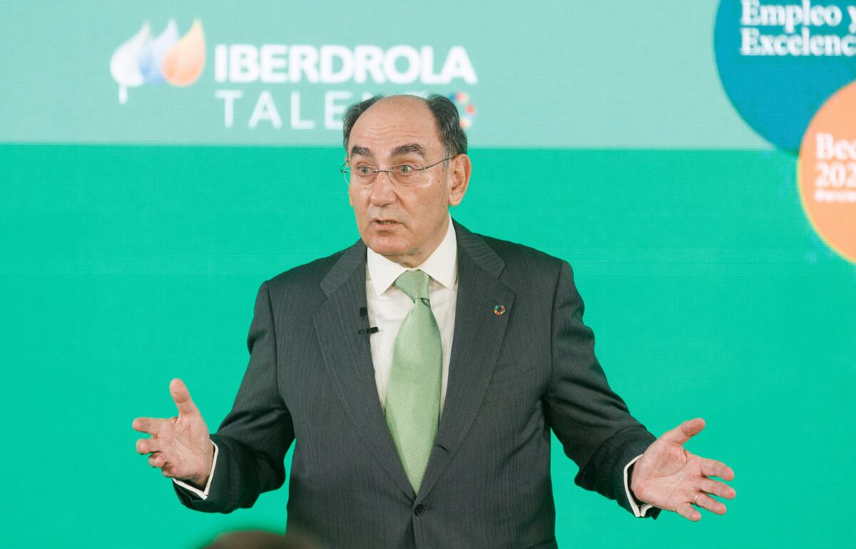 Sánchez Galán rules out a shift in Spanish energy policy after the July elections