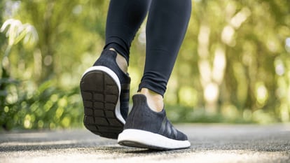 Siete zapatillas sin cordones para mujer, Estilo de vida, Escaparate