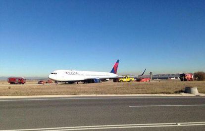El avión siniestrado en Barajas, en una fotografía proporcionada por controladores en su cuenta de Twitter.