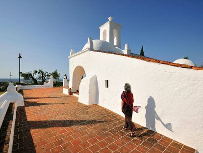 La capilla blanca de Nuestra Señora de Guadalupe, en Serpa (Portugal).