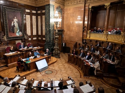 Reunión del Pleno municipal del Ayuntamiento de Barcelona, este viernes.