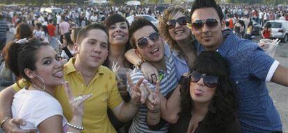 Asistentes a un &#039;botell&oacute;n&#039; en Sevilla en 2009.