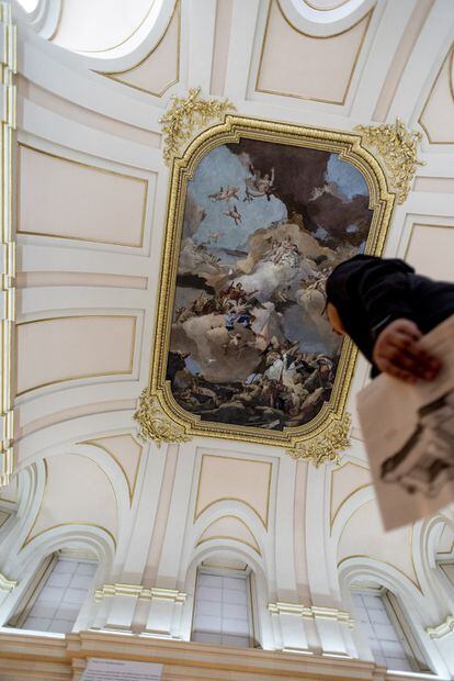 'Venus encomendando a Vulcano que forje las armas para Eneas', uno de los frescos de Giambattista Tiepolo (1696-1770) en el Palacio Real. El pintor italiano vivió sus últimos años y murió en Madrid.