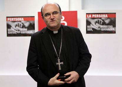El obispo de San Sebastián, José Ignacio Munilla, durante la presentación de las memorias de Cáritas 2012.