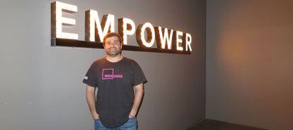 El fundador de Indiegogo, Slava Rubin, en la sede de la empresa.