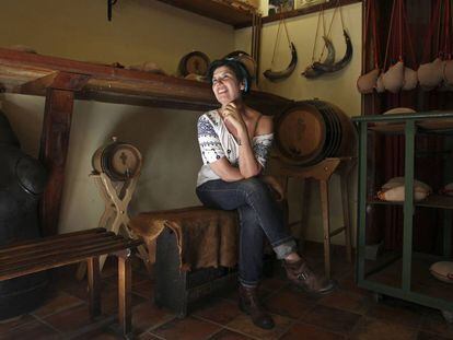 Margarita S&aacute;nchez, autora teatral, en la boter&iacute;a de Julio Rodr&iacute;guez, en Madrid.
 