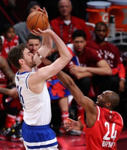 Pau Gasol y Kobe Bryant.