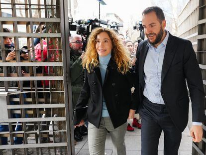 Borja Thyssen y Blanca Cuesta llegan al juzgado de lo Penal número 15 de Madrid.