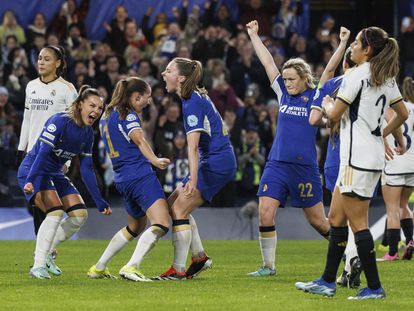Las jugadoras del Chelsea celebran la victoria ante el Real Madrid.