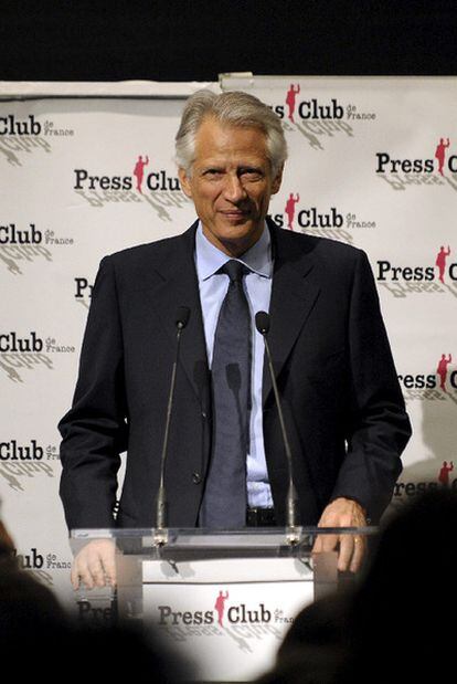 Dominique de Villepin presenta su programa en París.