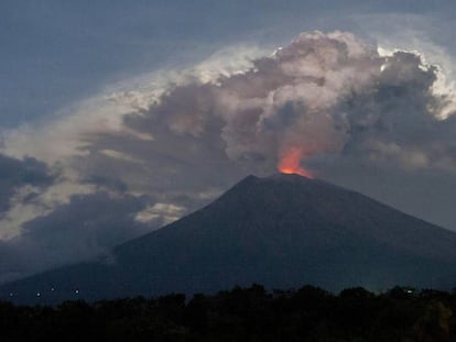 El volcán Agung, esta mañana.