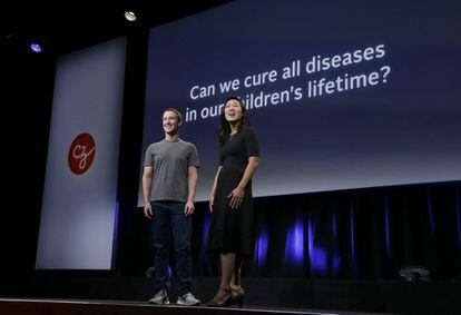 El CEO de Facebook CEO, Mark Zuckerberg y su esposa Priscilla Chan.