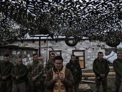 Misa de Semana Santa en el frente (Pisky. Abril, 2017).