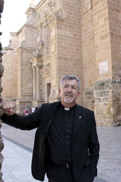 El vicario general de la Diócesis de Almería, Tomás Cano.