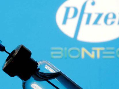 Pfizer pide autorización para distribuir su vacuna para ómicron en la UE y EE UU