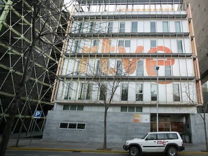 Edifici de RTVE al carrer Roc Boronat de Barcelona, ahir.