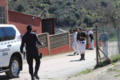 Registro el pasado martes de la Guardia Civil en el matadero de Toreno (Le&oacute;n). 