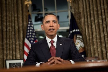 Barack Obama se dirige desde el Despacho Oval a los estadounidenses.