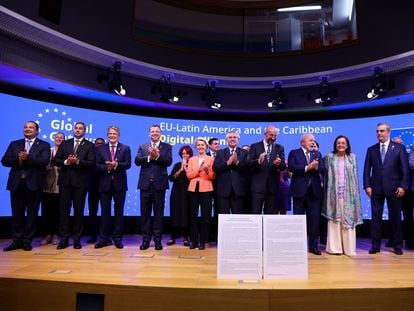Dirigentes europeos y latinoamericanos durante la cumbre UE-Celac en Bruselas, el pasado 17 de julio.