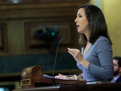 La ministra de Derechos Sociales y Agenda 2030, Ione Belarra, interviene en el pleno del Congreso, el pasado 23 de noviembre.
