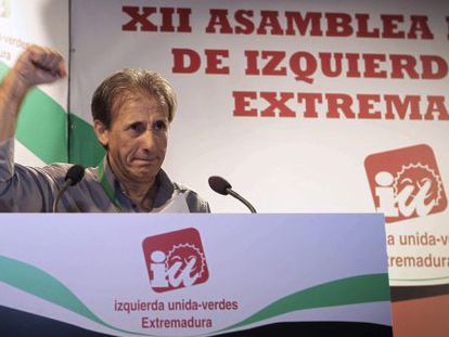 El reelegido l&iacute;der de IU de Extremadura, Pedro Escobar. 