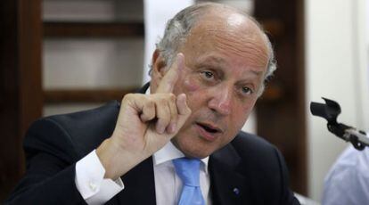 El ministro francés de Exteriores, Laurent Fabius, este lunes en Dhaka (Bangladesh).