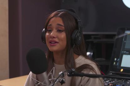 Ariana Grande, durante su emocional entrevista en Beats 1.