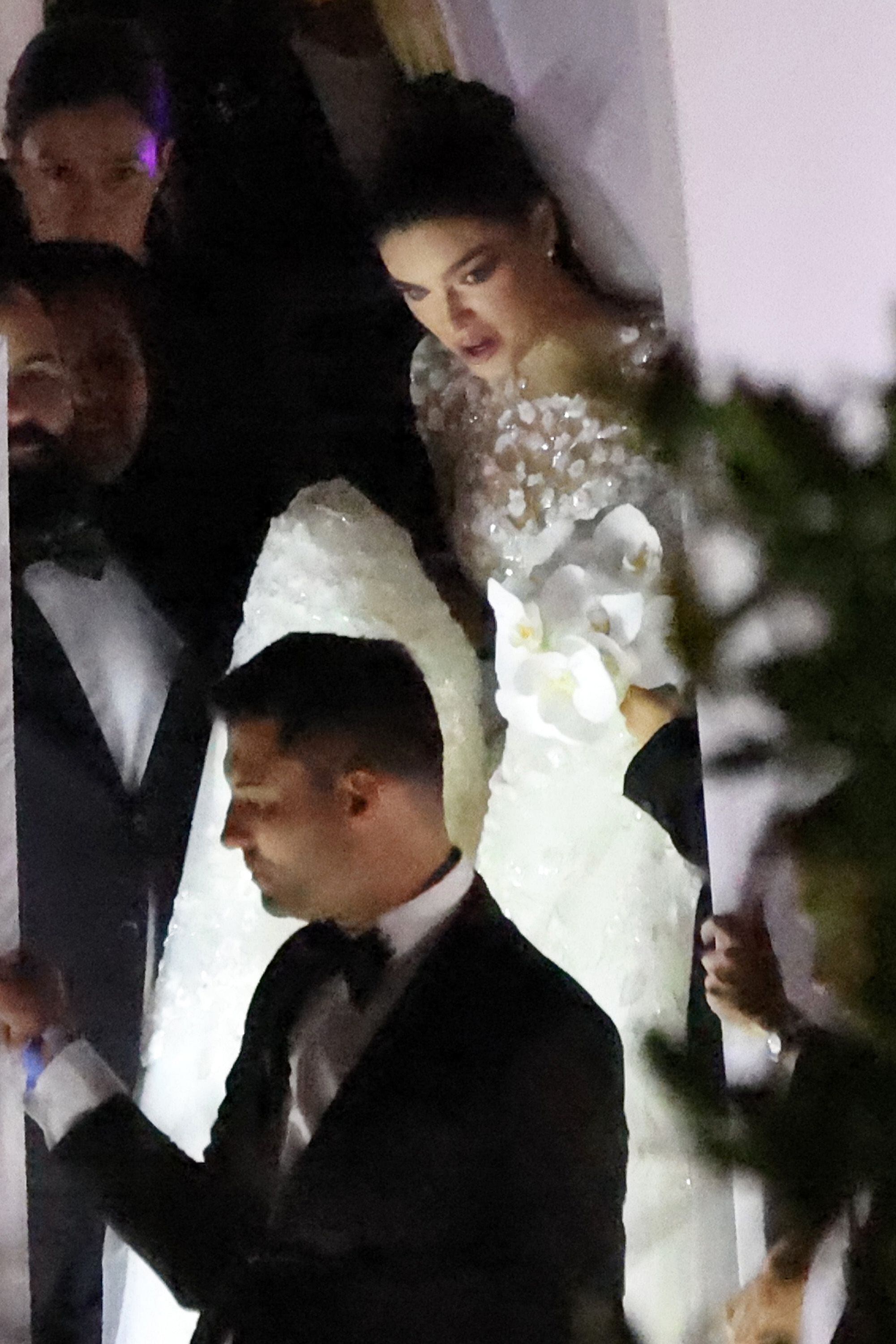 Nadia Ferreira a la entrada en su boda con Marc Anthony este 28 de enero en Miami.