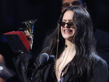 La indústria premia  El mal querer  com a disc de l any i  Con altura  com a cançó urbana. Alejandro Sanz guanya la cançó de l any