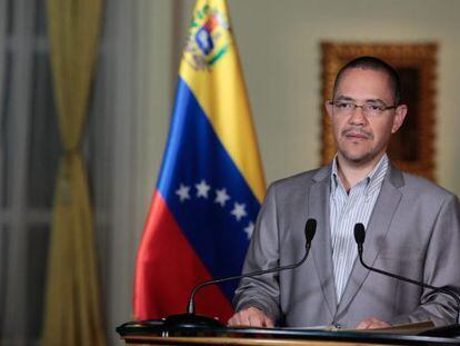 El ministro venezolano de Comunicaciones, Ernesto Villegas, este lunes en Caracas.