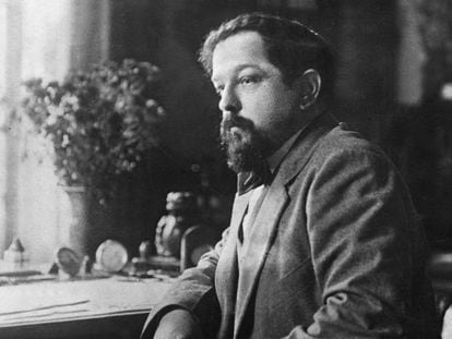 El compositor francés Claude Debussy (1862 - 1918), en una fotografía tomada en 1900.