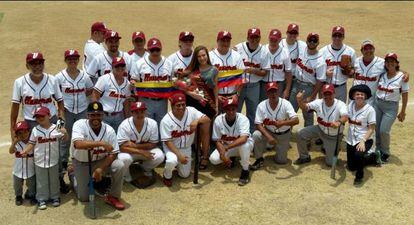 Encuentro de venezolanos para jugar béisbol en Guayaquil.