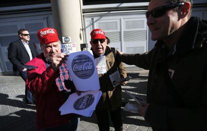Protestas de los trabajadores de Coca-cola contra el ERE que ha anunciado la empresa.
