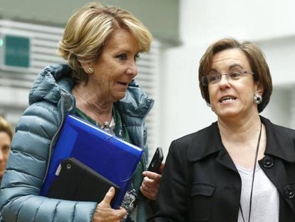 Las portavoces Esperanza Aguirre (izquierda) y Purificación Causapié.