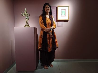 Kamini Sawhney, directora del museo MAP de Bangalore, en una sala de la exposición 'Visible/Invisible'.
