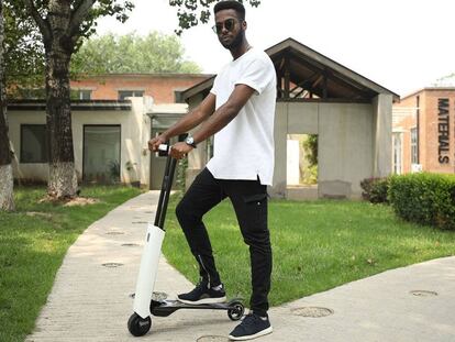 Mantour X, el patinete eléctrico plegable que mantiene el equilibrio