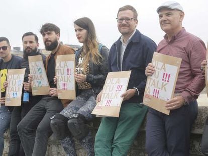 Aizpurua y Berástegui, primero por la derecha, durante la presentación del festival Olatu Talka.