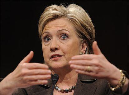 La futura Secretaria de Estado, Hillary Clinton, durante su comparecencia de esta tarde en Capitol Hill