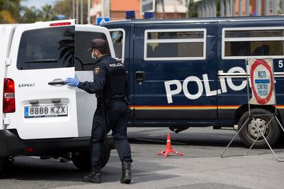 Agentes de la Policía Nacional en Málaga en una imagen de archivo.