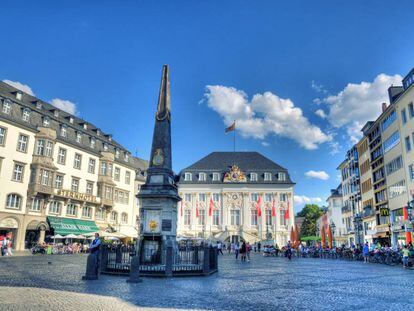 El corazón de Bonn es su plaza mayor o Markt, que ofrece cada mañana un mercado callejero.