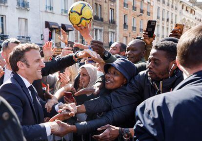 Emmanuel Macron, durante un acto de campaña este jueves en Saint-Denis, un suburbio al norte de París.