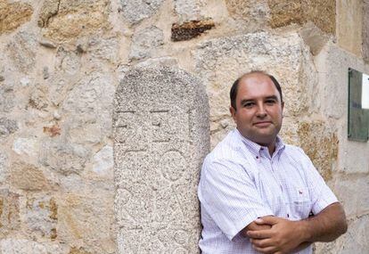 Rafael García, doctor en Historia del Arte, en la sede de la fundación Rei Afonso Henriques.