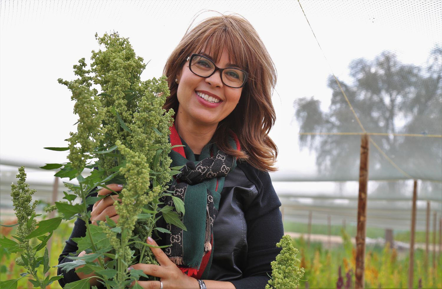 La genetista Ismahane Elouafi, en el Centro Internacional para la Agricultura Biosalina, en Dubái.