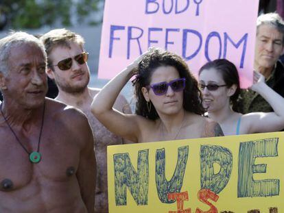 Nudistas en una protesta en San Francisco.