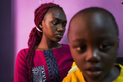 Participantes de un programa de Unitaid para el diagnóstico del VIH en Camerún.