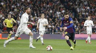Ramos y Messi, en el último clásico de 2019 en el Bernabéu.