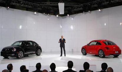 Jonathan Browning, presidente y consejero delegado de Volkswagen América presenta el Beetle 2012